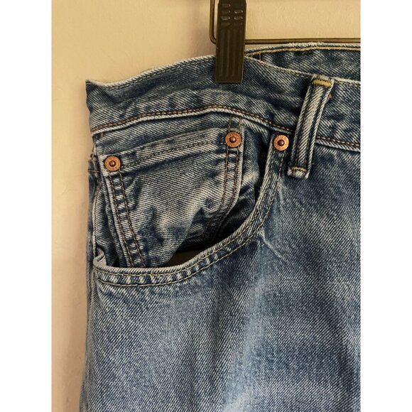 Levi's 501 Jeans Button Fly Torn Belt Loop Medium Blue Wash W38 L34 - Picture 11 of 13